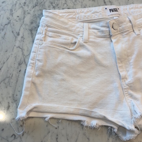 WOMANS PAIGE WHITE JEAN CUT OFF SHORTS SIZE 28 - Picture 5 of 9